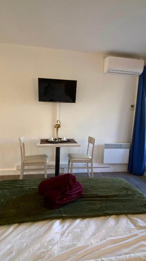 Joli Appartement 27M2 Oasis Provencale En Village Vacances En Camargue Arles Buitenkant foto